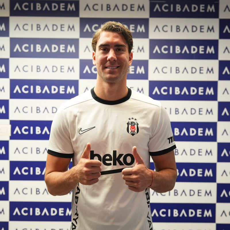 Dušan Vlahović — Acıbadem'de sağlık kontrolü